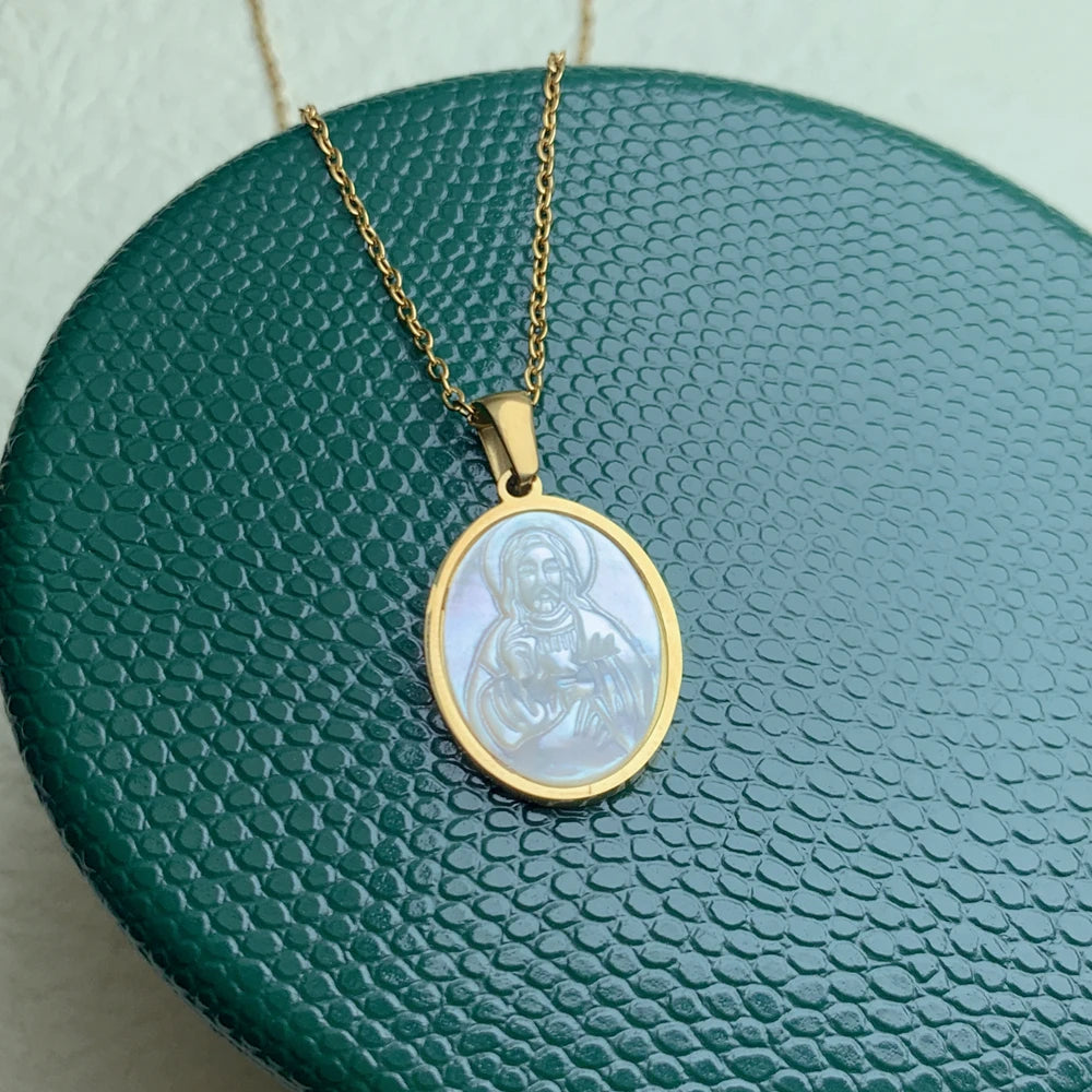 Fashion Stainless Steel Jesus Necklace Women Natural Sea Shell Oval Medal Pendant Religious Jewelry Festival Gift
